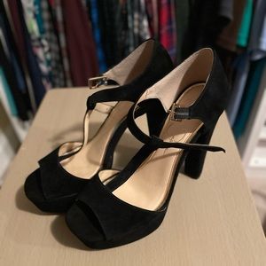 Jessica Simpson Black Suede T-Strap Peep Toe High Heel, size 7.5, like new!